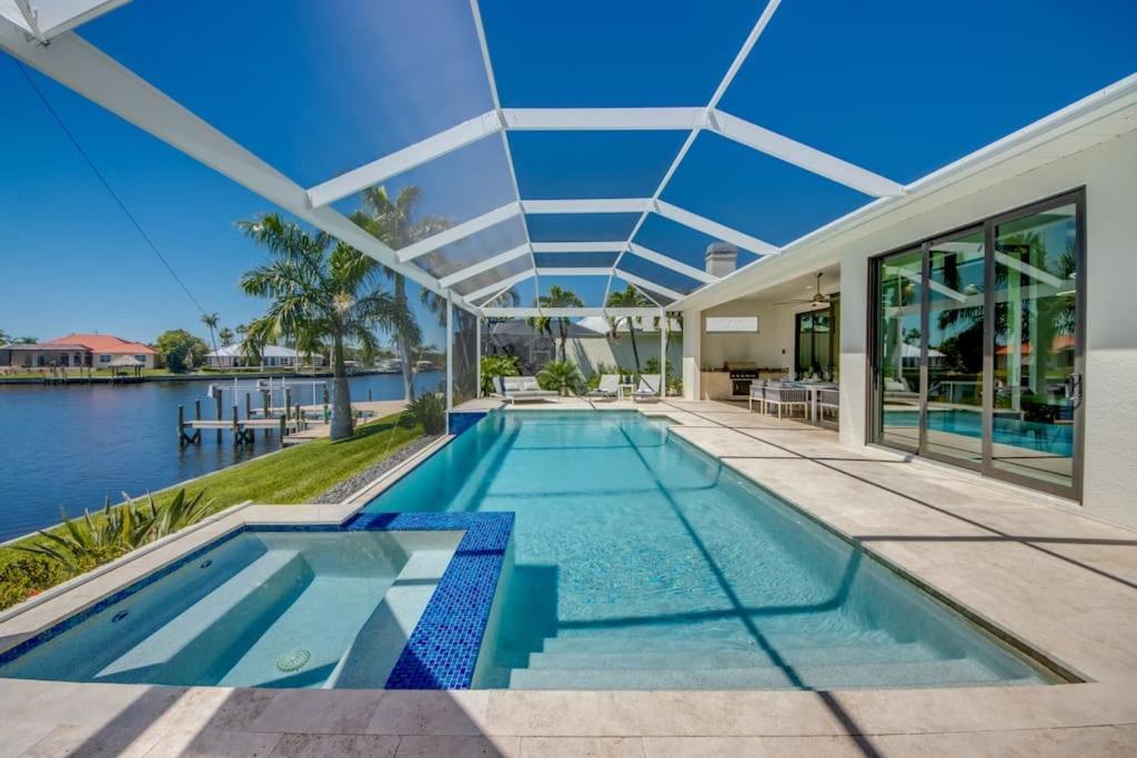 Villa Sensation By Coralvilla - New,Modern With Pool Cape Coral Exterior photo