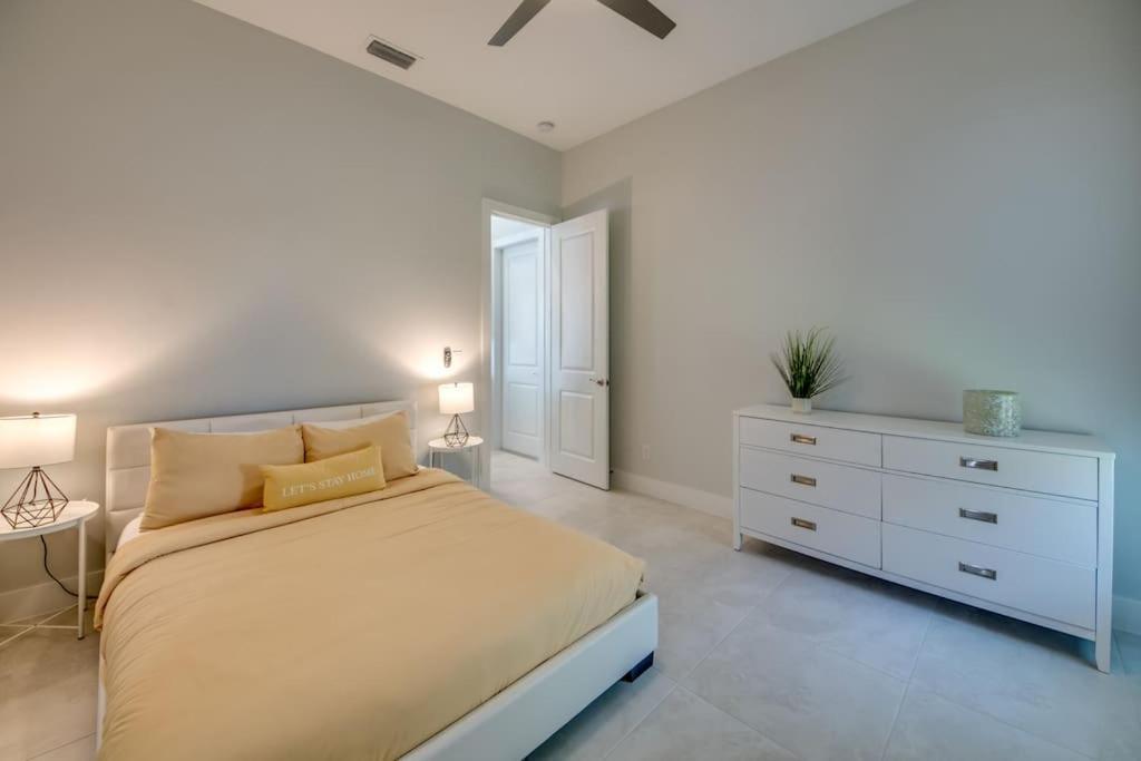 Villa Sensation By Coralvilla - New,Modern With Pool Cape Coral Exterior photo